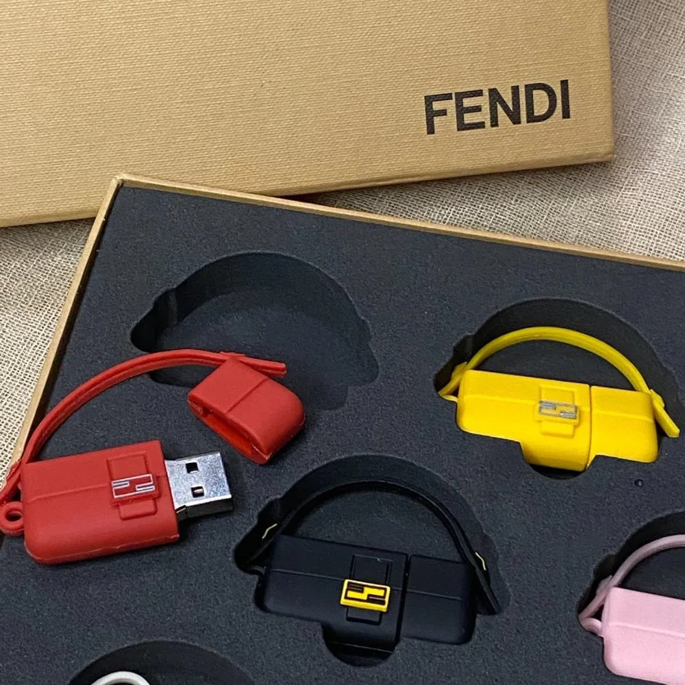 Rare FENDI Flash Drive Media Gift set Fendi Baguette - Picture 4 of 6